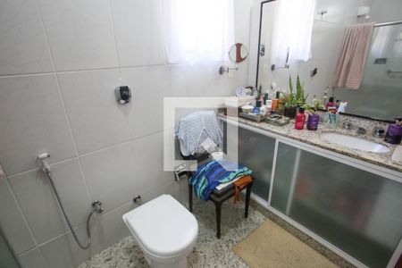 Casa à venda com 600m², 4 quartos e 4 vagasBanheiro da Suíte