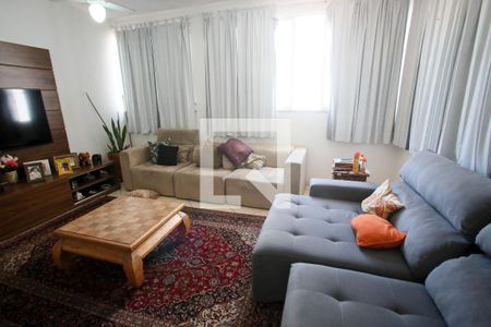 Casa à venda com 600m², 4 quartos e 4 vagasSala de TV