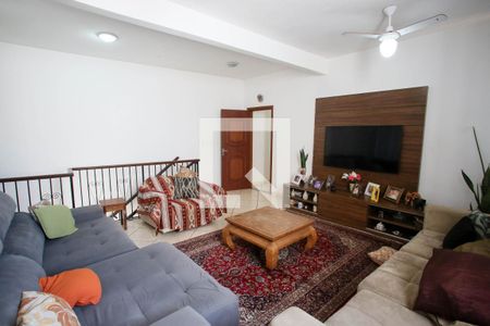 Casa à venda com 600m², 4 quartos e 4 vagasSala de TV