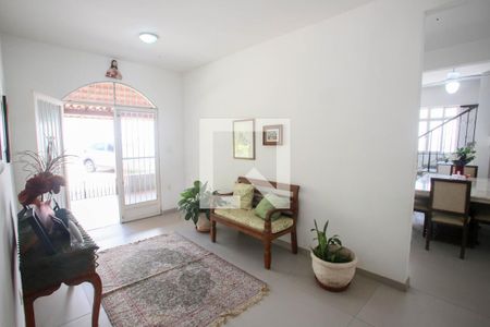 Sala de casa à venda com 4 quartos, 600m² em Curicica, Rio de Janeiro