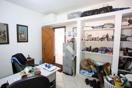 Casa à venda com 600m², 4 quartos e 4 vagasEscritório