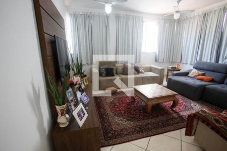 Sala de TV de casa à venda com 4 quartos, 600m² em Curicica, Rio de Janeiro