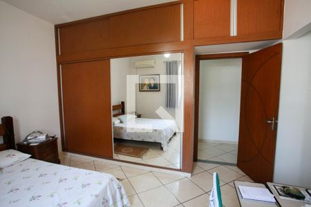 Casa à venda com 600m², 4 quartos e 4 vagasQuarto Suíte