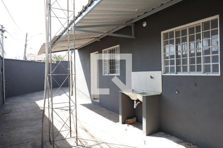 Casa para alugar com 100m², 2 quartos e 2 vagasÁrea de serviço
