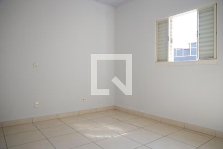 Casa para alugar com 100m², 2 quartos e 2 vagasSala 