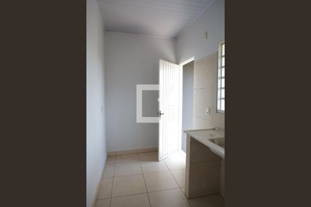 Casa para alugar com 100m², 2 quartos e 2 vagasCozinha 