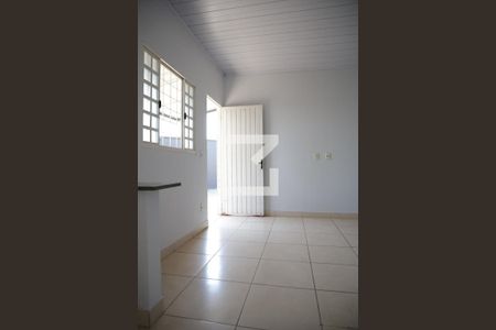 Casa para alugar com 100m², 2 quartos e 2 vagasSala 