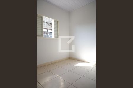 Casa para alugar com 100m², 2 quartos e 2 vagasQuarto 
