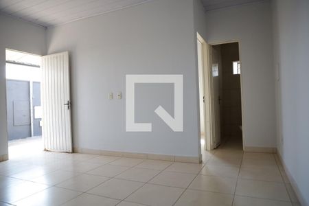 Casa para alugar com 100m², 2 quartos e 2 vagasSala 