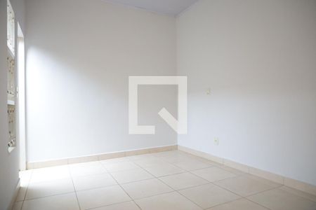 Casa para alugar com 100m², 2 quartos e 2 vagasQuarto 
