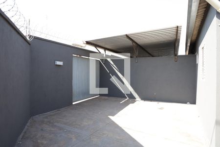 Casa para alugar com 100m², 2 quartos e 2 vagasÁrea externa 