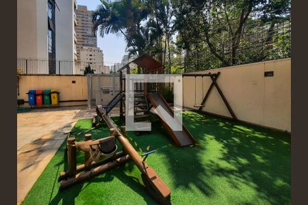Apartamento à venda com 217m², 4 quartos e 3 vagasÁrea comum - Playground