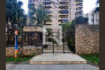 Apartamento à venda com 217m², 4 quartos e 3 vagasFachada