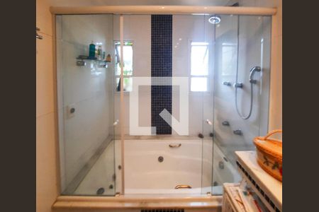 Apartamento à venda com 217m², 4 quartos e 3 vagasBanheiro da Suíte master