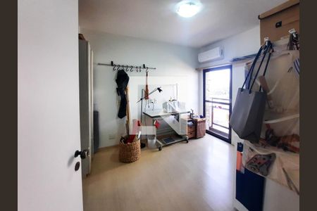 Apartamento à venda com 217m², 4 quartos e 3 vagasQuarto 2
