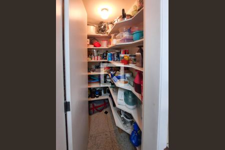 Apartamento à venda com 217m², 4 quartos e 3 vagasDespensa