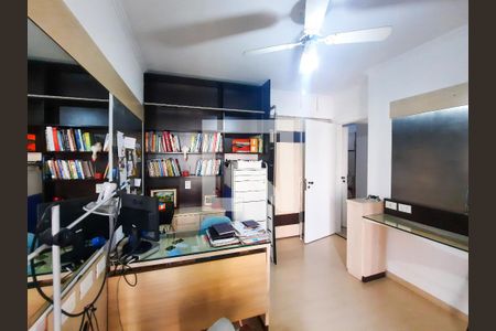 Apartamento à venda com 217m², 4 quartos e 3 vagasQuarto 1/Escritório