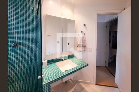 Apartamento à venda com 217m², 4 quartos e 3 vagasBanheiro da Suíte 2