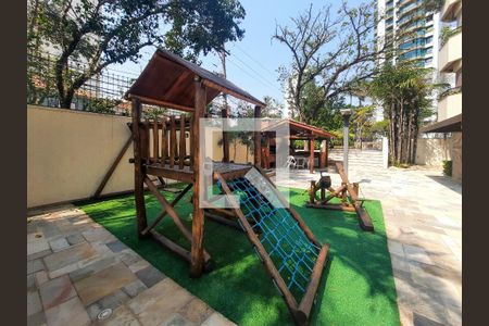 Apartamento à venda com 217m², 4 quartos e 3 vagasÁrea comum - Playground