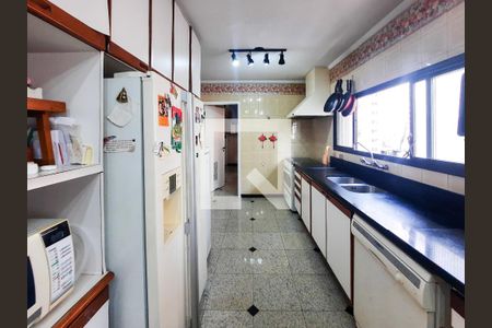 Apartamento à venda com 217m², 4 quartos e 3 vagasCozinha