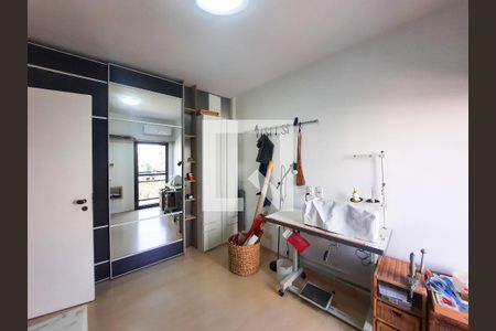 Apartamento à venda com 217m², 4 quartos e 3 vagasQuarto 2