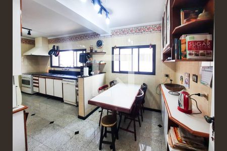 Apartamento à venda com 217m², 4 quartos e 3 vagasCopa / Cozinha