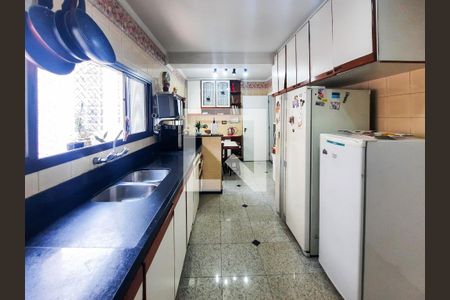 Apartamento à venda com 217m², 4 quartos e 3 vagasCozinha
