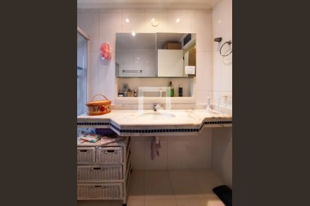 Apartamento à venda com 217m², 4 quartos e 3 vagasBanheiro da Suíte master