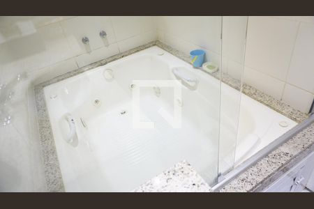 Apartamento à venda com 160m², 3 quartos e 2 vagasSegundo andar Banheiro Quarto 3