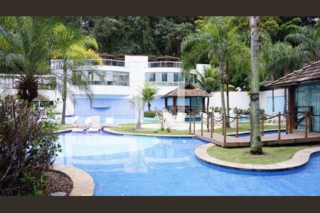 Apartamento à venda com 160m², 3 quartos e 2 vagasÁrea comum Piscina