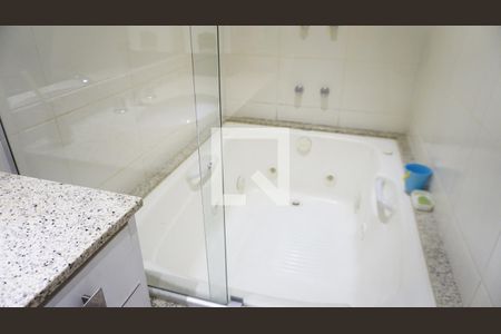 Apartamento à venda com 160m², 3 quartos e 2 vagasSegundo andar Banheiro Quarto 3