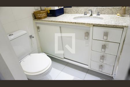 Apartamento à venda com 160m², 3 quartos e 2 vagasSegundo andar Banheiro Quarto 3