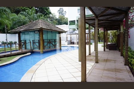 Apartamento à venda com 160m², 3 quartos e 2 vagasÁrea comum Piscina