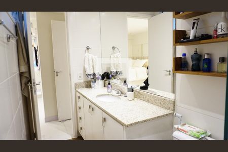 Apartamento à venda com 160m², 3 quartos e 2 vagasBanheiro Quarto 1