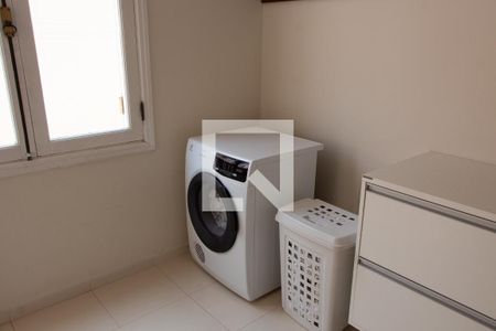 Casa de condomínio à venda com 384m², 4 quartos e 4 vagasÁREA DE SERVIÇO