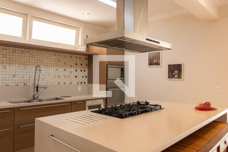 Casa de condomínio à venda com 384m², 4 quartos e 4 vagasCOZINHA