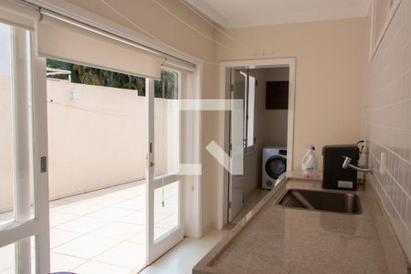 Casa de condomínio à venda com 384m², 4 quartos e 4 vagasÁREA DE SERVIÇO