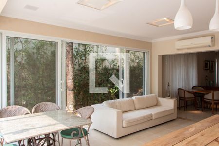 Casa de condomínio à venda com 384m², 4 quartos e 4 vagasSALA GOURMET