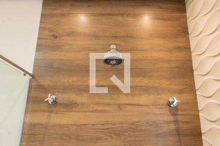 Casa de condomínio à venda com 384m², 4 quartos e 4 vagasBANHEIRO DA SUITE 2