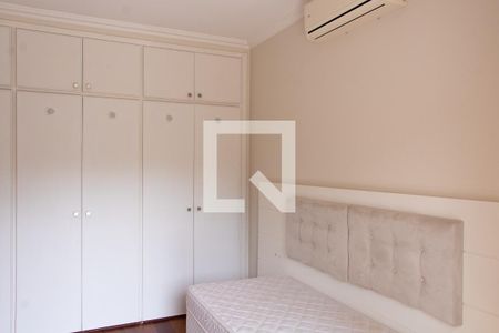 Casa de condomínio à venda com 384m², 4 quartos e 4 vagasQUARTO 3