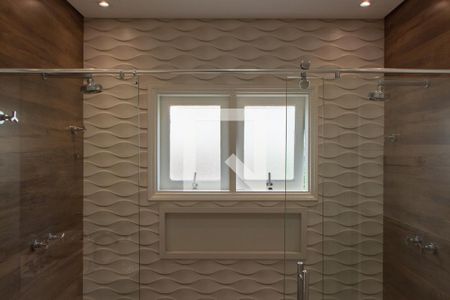 Casa de condomínio à venda com 384m², 4 quartos e 4 vagasBANHEIRO DA SUITE 2