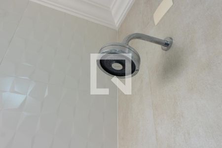 Casa de condomínio à venda com 384m², 4 quartos e 4 vagasBANHEIRO DA SUITE 1