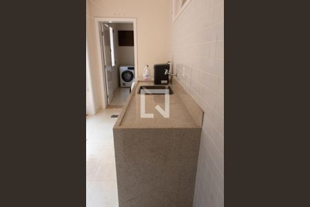 Casa de condomínio à venda com 384m², 4 quartos e 4 vagasÁREA DE SERVIÇO