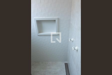 Casa de condomínio à venda com 384m², 4 quartos e 4 vagasBANHEIRO DA SUITE 1