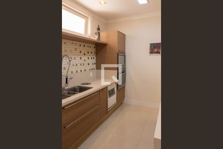 Casa de condomínio à venda com 384m², 4 quartos e 4 vagasCOZINHA