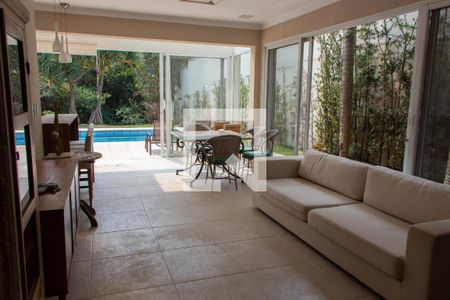 Casa de condomínio à venda com 384m², 4 quartos e 4 vagasSALA GOURMET