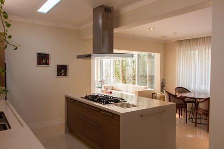 Casa de condomínio à venda com 384m², 4 quartos e 4 vagasCOZINHA