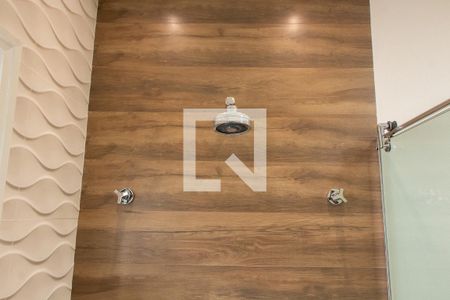 Casa de condomínio à venda com 384m², 4 quartos e 4 vagasBANHEIRO DA SUITE 2