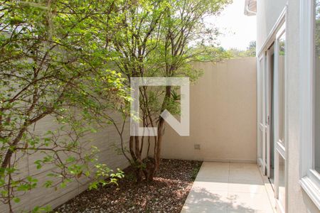 Casa de condomínio à venda com 384m², 4 quartos e 4 vagasÁREA DE LUZ