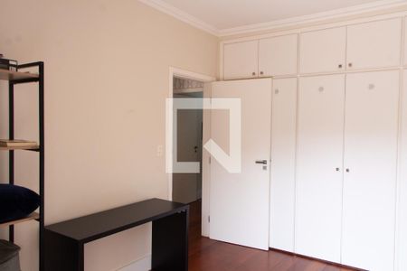 Casa de condomínio à venda com 384m², 4 quartos e 4 vagasQUARTO 3